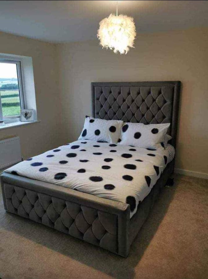 Modern L-Shaped Single Frame Sofa Bed with Adjustable Headrests