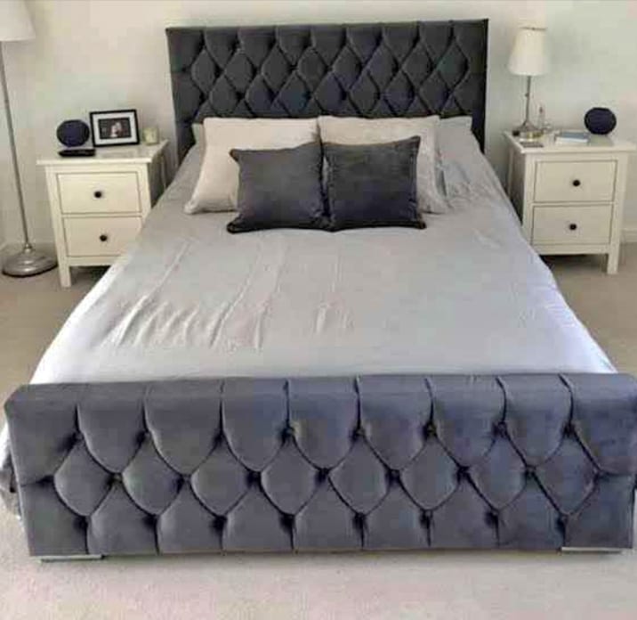 Modern Double Frame Storage Bed with Hydraulic Lift-Up Design